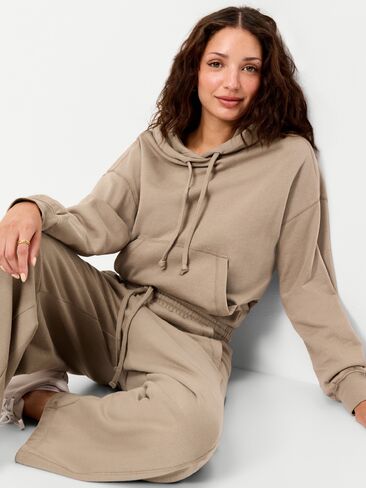 سويت شيرت بغطاء للرأس بحافة فقاعية من Old Navy SoComfy - شوكولاتة مملحة in Kuwait