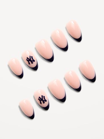 Old Navy Glamnetic x Fanatics New York Yankees Press-On Nail Kit - New York Yankees in Kuwait