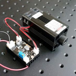 W4 صناعة الليزر 445nm / 447nm / 450nm M W G-L4000 وحدة نقطة الليزر الزرقاء ديود NDB7A75 ث / TTL0-20 كيلو هرتز ومروحة التبريد والعمل لفترة طويلة in Kuwait