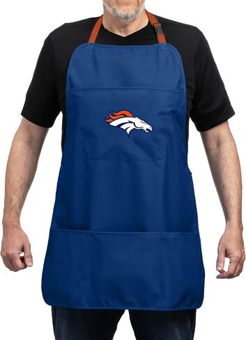 مريلة الطبخ Team Sports America NFL Denver Broncos للرجال والنساء مع أشرطة وجيوب قابلة للتعديل in Kuwait