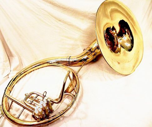 IM Brass Bb Sousaphone، مقاس 22 بوصة ذهبي، طراز حديث مع لمسة نهائية مصقولة وحقيبة حمل in Kuwait