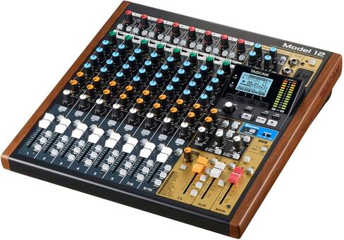 TASCAM موديل 12 وحزمة الميكروفون الديناميكي in Kuwait