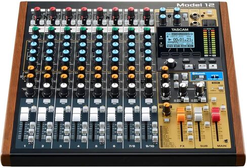TASCAM موديل 12 وحزمة الميكروفون الديناميكي in Kuwait