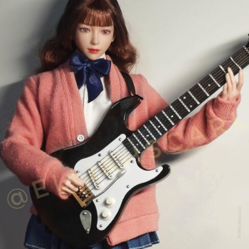 20cm Black Miniature Bass Guitar Replica, 1:4 Scale Instrument Model Ornament for Music Lovers Gift, Home Decor Display with Stand and Case in Kuwait
