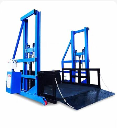 Free Standing Double Cylinder Hydraulic Lift, Movable No Wall Mount Vertical Lift Platform, Outdoor Waterproof Heavy Duty Elevator for Home Warehouse Cargo Lifting（2000LB） in Kuwait