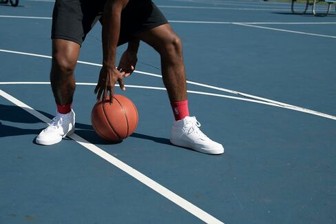 جورب ربع سنوي بشعار NBA الكلاسيكي للأقدام العارية، أحمر، مقاس كبير in Kuwait