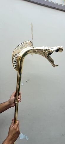 قرن حرب كارنيكس السلتي القديم، نسخة طبق الأصل من البوق النحاسي الصلب بطول 6 أقدام، مصنوع يدويًا من رأس الثعبان ديسكفورد قابل للتجميع التاريخي in Kuwait