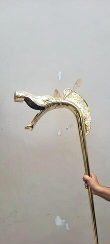 قرن حرب كارنيكس السلتي القديم، نسخة طبق الأصل من البوق النحاسي الصلب بطول 6 أقدام، مصنوع يدويًا من رأس الثعبان ديسكفورد قابل للتجميع التاريخي in Kuwait