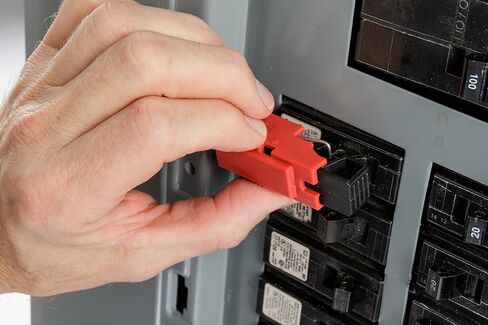 أجهزة قفل قواطع دوائر Brady Taglock™ - جهاز قفل قواطع أحادية القطب 120/277 فولت، لا حاجة إلى قفل - أحمر - 148688 (عبوة من 6 قطع) in Kuwait