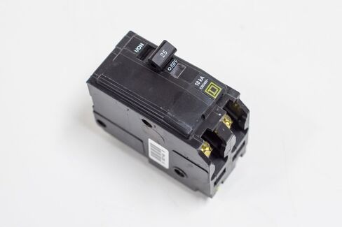 شنايدر إلكتريك QO2100VH قاطع دائرة مصغر 120/240 فولت 100 أمبير SW منصهر 60 أمبير 3P Nema4 4x5 ستانلس in Kuwait
