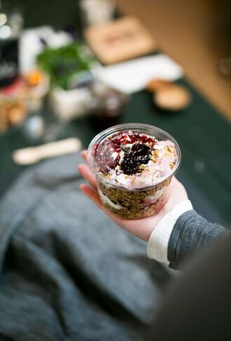 Vegware VDC-120H أغطية حاويات لذيذة مستديرة شفافة قابلة للتحلل، علبة مكونة من 500 قطعة، بلاستيك نباتي متجدد من PLA، يناسب حاويات (8-32 أونصة)، قابلة لإعادة الاستخدام، أغطية تخزين الطعام المعدة للوجبات in Kuwait
