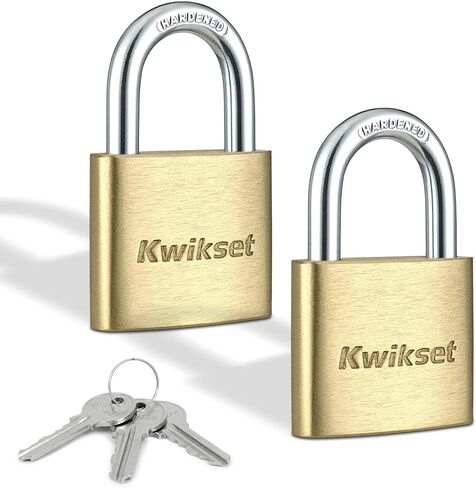 قفل نحاسي من Kwikset مع تكبل فولاذي مقوى، خزانة داخلية وخارجية وقفل تخزين، هيكل 1-9/16 بوصة، تكبل 7/8 بوصة، عبوتان بمفتاح على حد سواء، نحاس in Kuwait