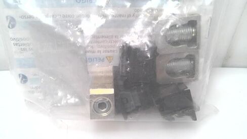 SIEMENS 3VA9133-0JB10 Breaker 3VA5 125A 3P SM Lug 1W, Black in Kuwait