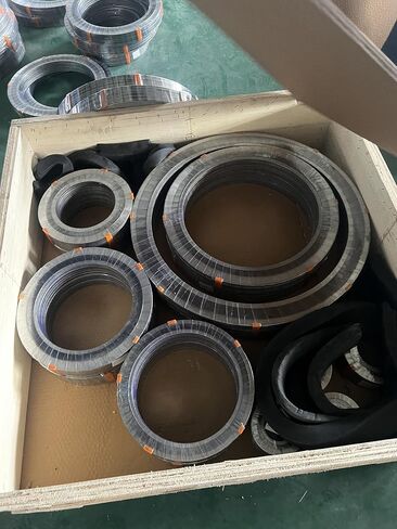 حشية جرح حلزونية من GemmySeal مع حلقة داخلية وخارجية CS، مملوءة بالجرافيت، 5 قطع 18 بوصة DN450-1500lb in Kuwait
