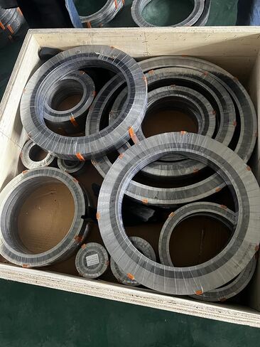 حشية جرح حلزونية من GemmySeal مع حلقة داخلية وخارجية CS، مملوءة بالجرافيت، 5 قطع 18 بوصة DN450-1500lb in Kuwait