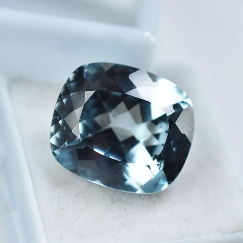 Brazilian Natural Aquamarine Cushion 10 Ct Certified Cushion Cut Loose Gemstone in Kuwait