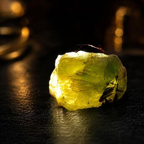 17.85 Ct Natural Zambian Emerald Rough Crystal, Raw Deep Green Gemstone, High Potential for Faceting, Lapidary & Jewelry Making, Collector Grade Specimen in Kuwait