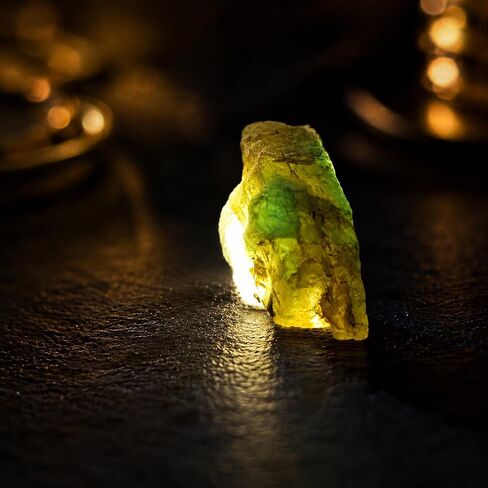 17.85 Ct Natural Zambian Emerald Rough Crystal, Raw Deep Green Gemstone, High Potential for Faceting, Lapidary & Jewelry Making, Collector Grade Specimen in Kuwait