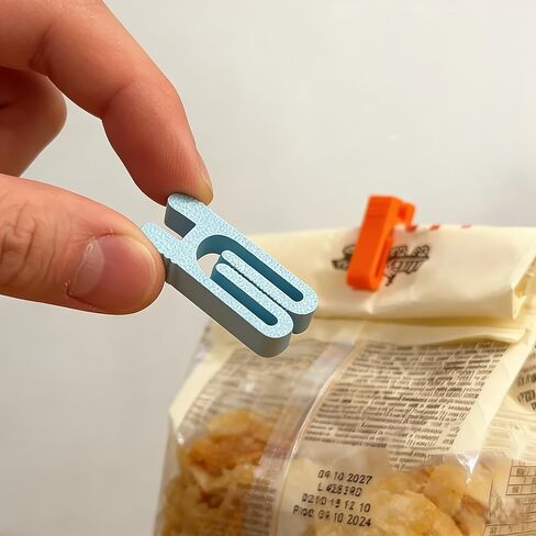 12Pcs Random Color Snack Bag Sealing Clips, Durable Plastic Food Sealer, Lightweight Kitchen Gadgets for Fresh Keeping in Kuwait
