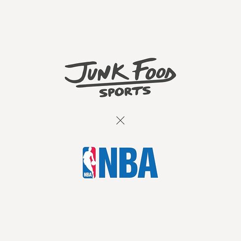 Junk Food NBA - Fade Away - بلوفر صوف للشباب مرخص رسميًا للأولاد والبنات in Kuwait