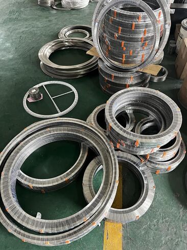 حشية جرح حلزونية من GemmySeal مع حلقة داخلية وخارجية CS، مملوءة بالجرافيت، 5 قطع 1-1/2 بوصة DN40-600lb in Kuwait