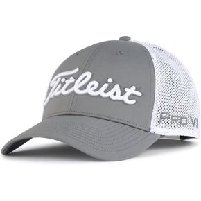 قبعة شبكية لأداء جولة الجولف من Titleist in Saudi Arabia