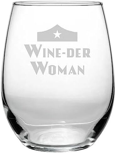 كأس نبيذ بدون جذع من Wine-der Woman سعة 15 أونصة - هدية عيد ميلاد مضحكة لمحبي القصص المصورة - امرأة محارب خارقة للعدالة - شخصية البطلة - عيد الأم - قميص ثقافة البوب in Kuwait