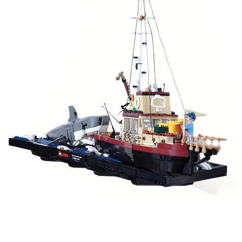 حامل حائط لجهاز Lego Jaws 21350 Diorama - حامل عرض عائم آمن وأنيق لمشهد سينمائي مميز in Kuwait