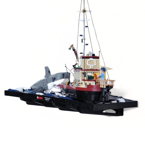 حامل حائط لجهاز Lego Jaws 21350 Diorama - حامل عرض عائم آمن وأنيق لمشهد سينمائي مميز in Kuwait