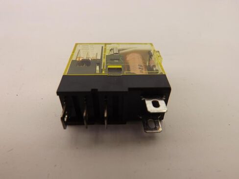 IDEC RJ1S-C-A120 1 Pole SPDT, 120 VAC Coil Voltage, 50/60 HZ, Plain Style, Plug in Terminal, RJ Series, Slim Power Relay in Kuwait
