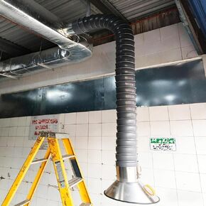 Articulated Fume Extraction Hose with Stainless Steel Hood - 2.5m Gray Duct Collector Arm for HVAC, Factory, Woodworking, Laboratory - 10cm (3.9in) Diameter in Saudi Arabia
