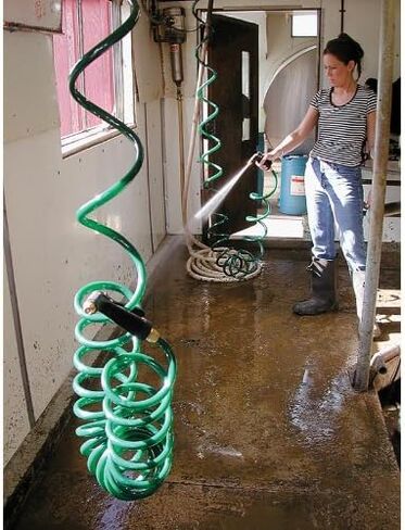 خرطوم ملفوف متعدد الأغراض من FarmTek - 5/8 بوصة، ري ذاتي اللف | تصميم من البولي يوريثين ذاتي اللف، مقاوم للأشعة فوق البنفسجية، قطر عالي التدفق 5/8 بوصة، خفيف الوزن، قابل للغسل والري in Kuwait