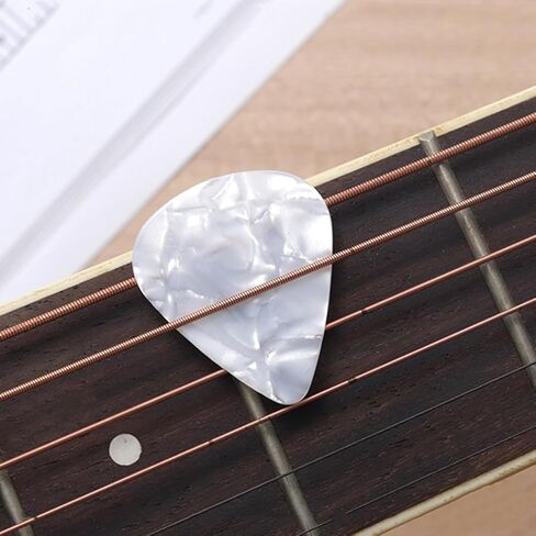 30 Pcs Random-color Guitar Picks,Plectrums Guitar Accessories 0.5 0.75 1.0 mm Thin Variety Colorful Love Heart Natural Feel, Warm Tone for Bass Acoustic Guitar Electric in Kuwait