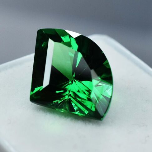 Green Garnet Fancy Cut 9.00 Ct Natural Loose Gemstone CERTIFIED Ring Size in Kuwait