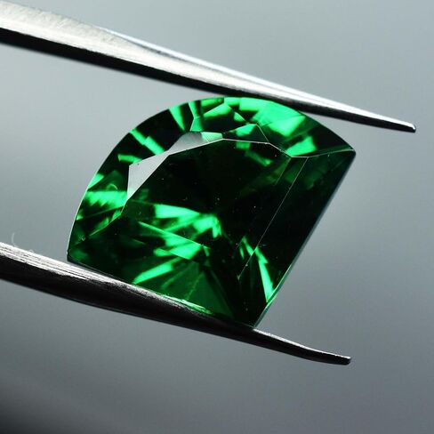 Green Garnet Fancy Cut 9.00 Ct Natural Loose Gemstone CERTIFIED Ring Size in Kuwait
