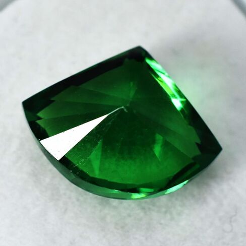 Green Garnet Fancy Cut 9.00 Ct Natural Loose Gemstone CERTIFIED Ring Size in Kuwait