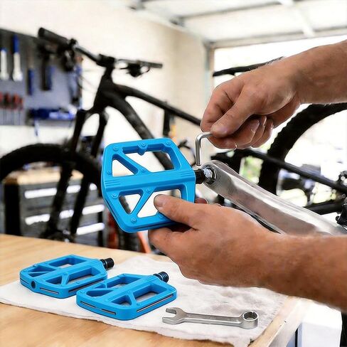 1-Piece Nylon Mountain Bike Pedals, Anti-Slip Bicycle Flat Pedals with Reflectors for Road MTB BMX, Blue in Kuwait