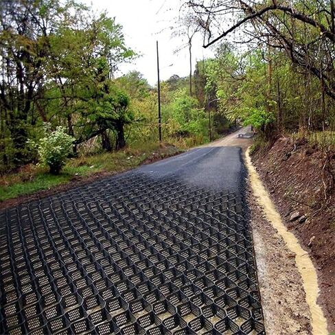 Gravel Stabilizer Grid for Driveway & Garden - Heavy-Duty with Drainage Holes Ideal for Landscaping and Garage (4x7m) in Kuwait