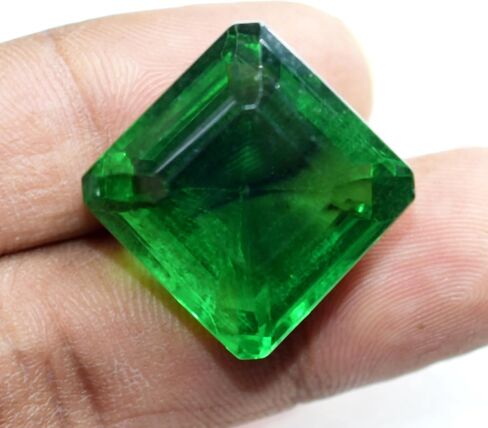 Lab-Created Green Emerald Square Cut 35.30 Ct CERTIFIED Ring Size Gemstone in Kuwait