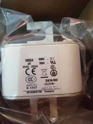 فيوز 170M6113 690V 900A مربع الجسم فيوز in Kuwait