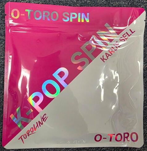 مجموعة خيوط التنس Toroline K-Pop Spin Hybrid باللون الوردي النيون/الأبيض in Kuwait