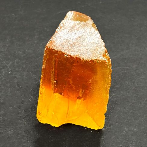 حجم ضخم، برتقالي فاتح، خشن غير مقطوع، 251 قيراط، أحجار كريمة ياقوتية مصنعة في المعمل ومعتمدة in Kuwait