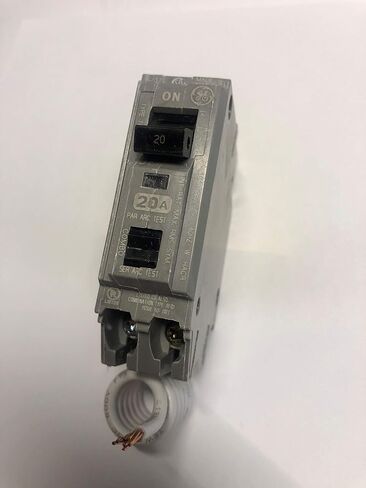 General Electric Plug in Circuit Breaker 20A 1 Pole THQL in Kuwait