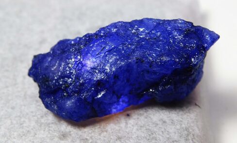 Natural Blue Sapphire 140.6 Ct Rough CERTIFIED Vintage Uncut Raw Gemstone in Kuwait