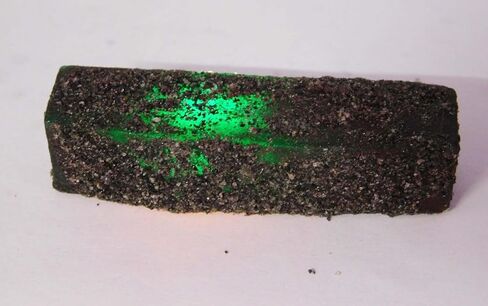 Natural 79 Carat GREEN Emerald Uncut CERTIFIED Rough Huge Raw Gemstone in Kuwait