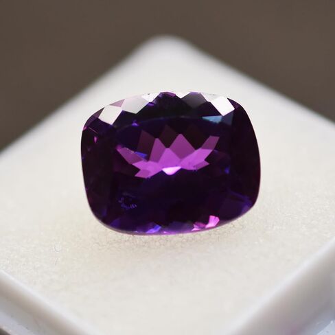 Natural Sapphire Certified 8.50 Ct Heated Cushion Color Change Loose Gemstone in Kuwait