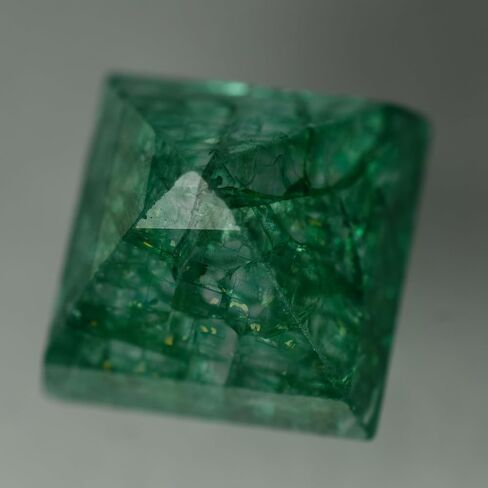 Natural Most Expensive 10.35 Ct Loose Green Emerald CERTIFIED Square Gemstone in Saudi Arabia