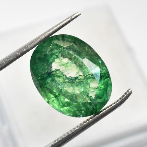 Oval Cut AAA+ CERTIFIED Natural Green Emerald Gemstone 7.40 Ct From Colombia in Kuwait