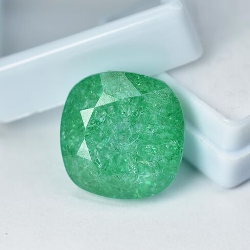 SQUARE CUSHION Cut 27.80 Ct Natural Certified Green Emerald Gemstone in Kuwait