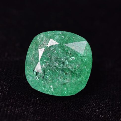 SQUARE CUSHION Cut 27.80 Ct Natural Certified Green Emerald Gemstone in Kuwait